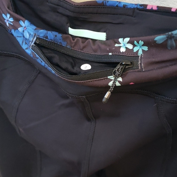 Lululemon capris - Picture 3 of 3